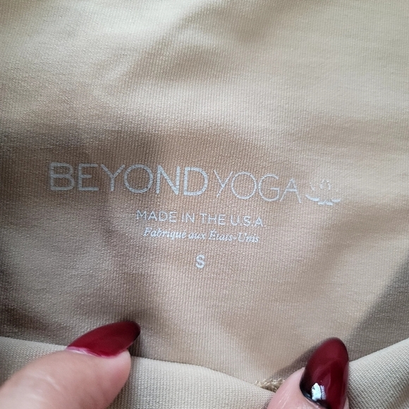 Beyond Yoga softshine leggings size small - Picture 15 of 17